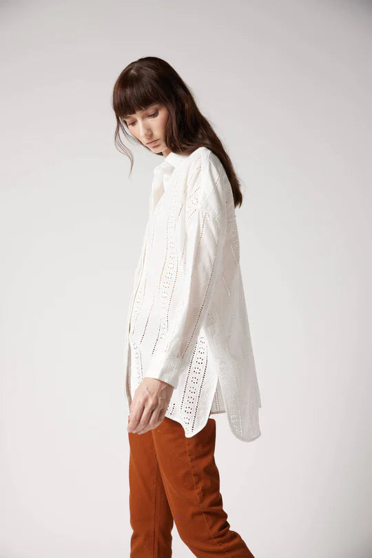 THE MODERN OVERSIZED LACE TUNIC
